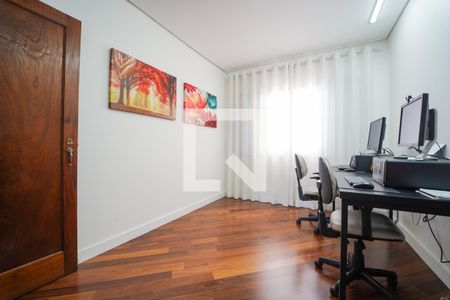 Casa à venda com 193m², 3 quartos e 3 vagasSuíte 2
