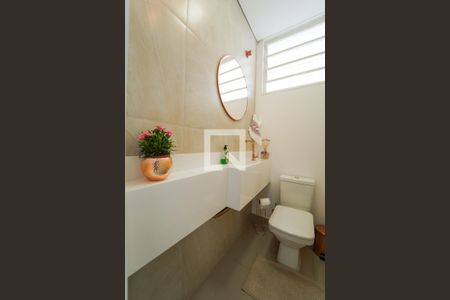 Casa à venda com 193m², 3 quartos e 3 vagasLavabo