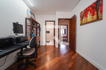 Casa à venda com 193m², 3 quartos e 3 vagasSuíte 2