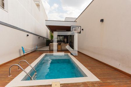 Casa de condomínio à venda com 194m², 3 quartos e 2 vagas Casa de condomínio à venda com 194m², 3 quartos e 2 vagasPiscina