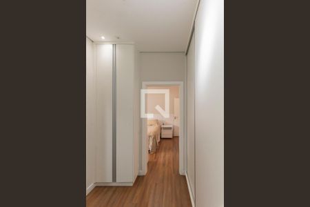 Casa de condomínio à venda com 194m², 3 quartos e 2 vagas Casa de condomínio à venda com 194m², 3 quartos e 2 vagasCloset da Suíte