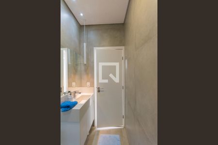 Casa de condomínio à venda com 194m², 3 quartos e 2 vagas Casa de condomínio à venda com 194m², 3 quartos e 2 vagasBanheiro