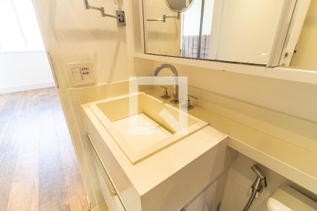 Apartamento à venda com 100m², 2 quartos e 2 vagasBanheiro da Suíte 