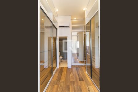 Apartamento à venda com 100m², 2 quartos e 2 vagasCloset da Suíte 