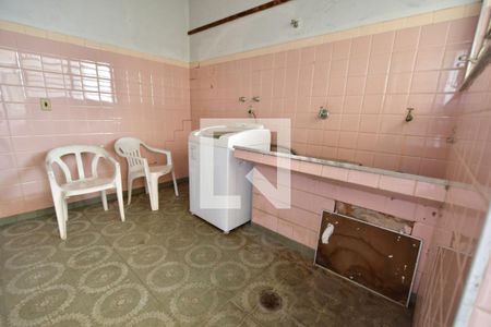 Casa à venda com 214m², 3 quartos e 5 vagasÁrea de Serviço