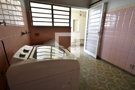 Casa à venda com 214m², 3 quartos e 5 vagasÁrea de Serviço