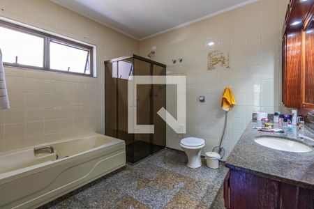 Casa de condomínio à venda com 360m², 4 quartos e 4 vagasBanheiro da Suíte 2