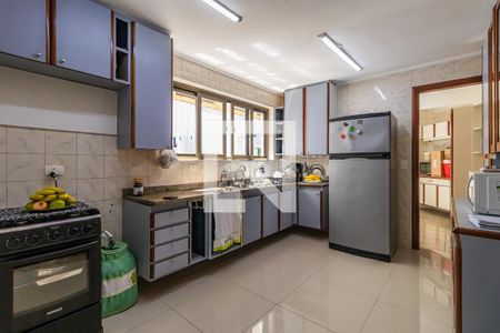 Casa de condomínio à venda com 360m², 4 quartos e 4 vagasCozinha