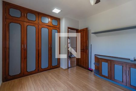 Casa de condomínio à venda com 360m², 4 quartos e 4 vagasQuarto 2