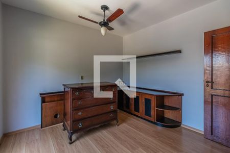 Casa de condomínio à venda com 360m², 4 quartos e 4 vagasQuarto 1