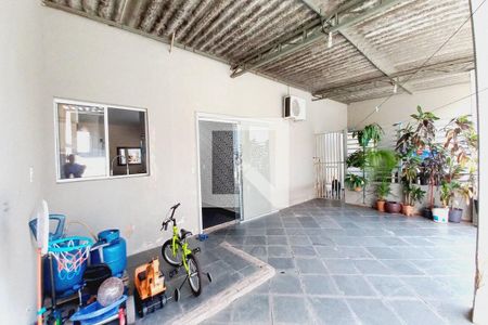 Casa para alugar com 308m², 3 quartos e 3 vagas Casa para alugar com 308m², 3 quartos e 3 vagasQuintal