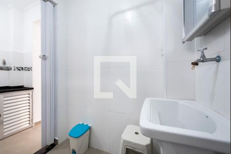 Banheiro de kitnet/studio para alugar com 1 quarto, 30m² em José Menino, Santos