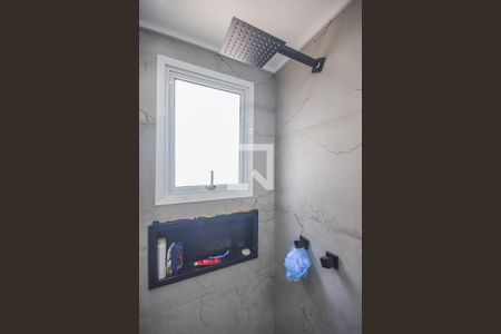 Apartamento à venda com 91m², 2 quartos e 2 vagasChuveiro do Banheiro da Suíte 1