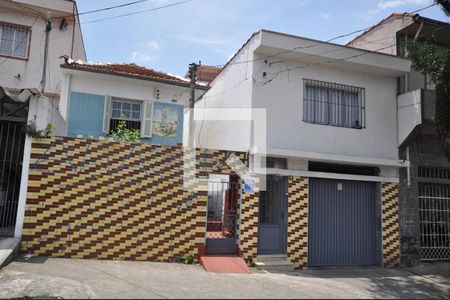 Casa à venda com 170m², 5 quartos e 2 vagas Casa à venda com 170m², 5 quartos e 2 vagasÁrea Externa