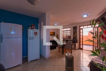 Sala de casa à venda com 3 quartos, 294m² em Alípio de Melo, Belo Horizonte