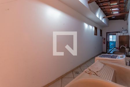 Casa à venda com 294m², 3 quartos e 1 vagaÁrea de Serviço