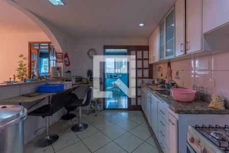 Casa à venda com 294m², 3 quartos e 1 vagaCozinha