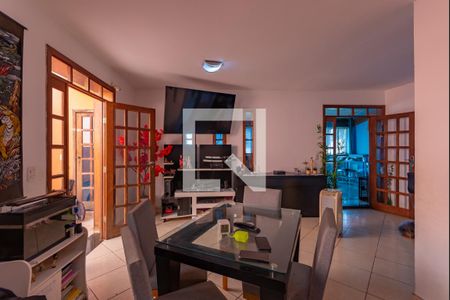 Sala de casa à venda com 3 quartos, 294m² em Alípio de Melo, Belo Horizonte