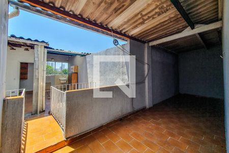 Apartamento para alugar com 180m², 3 quartos e sem vagaQuintal