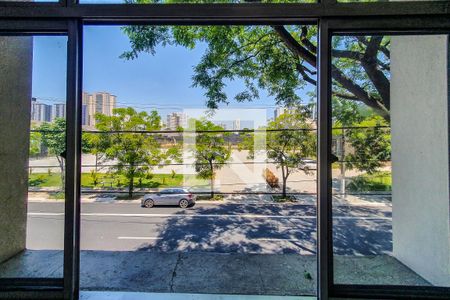 Apartamento para alugar com 180m², 3 quartos e sem vagasala vista