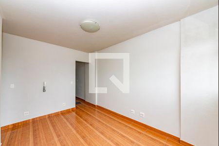 Sala de apartamento para alugar com 3 quartos, 69m² em Carlos Prates, Belo Horizonte
