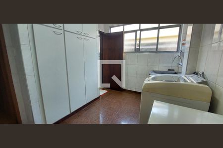 Apartamento à venda com 156m², 5 quartos e 2 vagas Apartamento à venda com 156m², 5 quartos e 2 vagasÁrea de Serviço