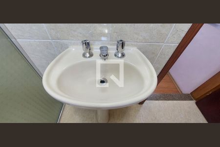 Apartamento à venda com 156m², 5 quartos e 2 vagas Apartamento à venda com 156m², 5 quartos e 2 vagasBanheiro Quarto 2 suíte