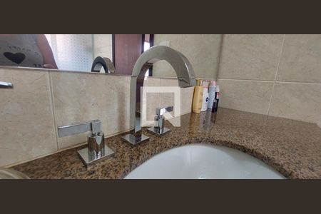 Apartamento à venda com 156m², 5 quartos e 2 vagas Apartamento à venda com 156m², 5 quartos e 2 vagasBanheiro Quarto 1 suíte