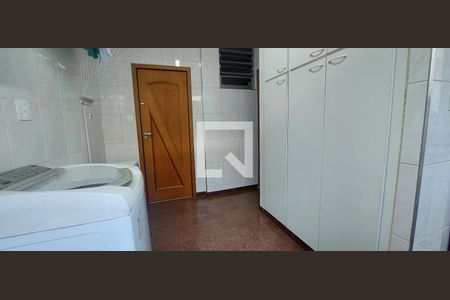 Apartamento à venda com 156m², 5 quartos e 2 vagas Apartamento à venda com 156m², 5 quartos e 2 vagasÁrea de Serviço