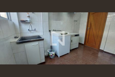 Apartamento à venda com 156m², 5 quartos e 2 vagas Apartamento à venda com 156m², 5 quartos e 2 vagasÁrea de Serviço