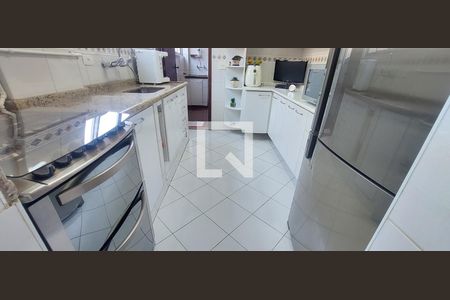 Apartamento à venda com 156m², 5 quartos e 2 vagas Apartamento à venda com 156m², 5 quartos e 2 vagasCozinha