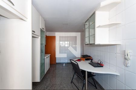 Apartamento à venda com 171m², 4 quartos e 3 vagasCozinha