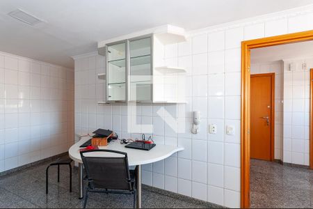 Apartamento à venda com 171m², 4 quartos e 3 vagasCozinha