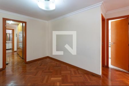 Apartamento à venda com 171m², 4 quartos e 3 vagasCirculação Interna dos quartos
