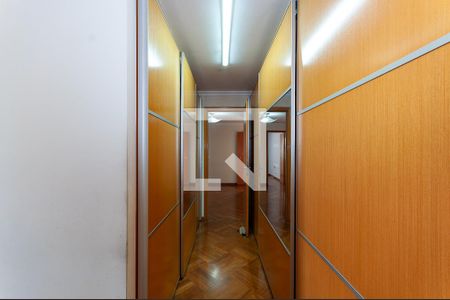 Apartamento à venda com 171m², 4 quartos e 3 vagasCloset Quarto 1 Suíte
