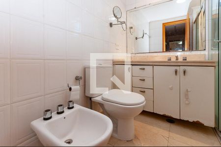 Apartamento à venda com 171m², 4 quartos e 3 vagasBanheiro do quarto 1 Suíte