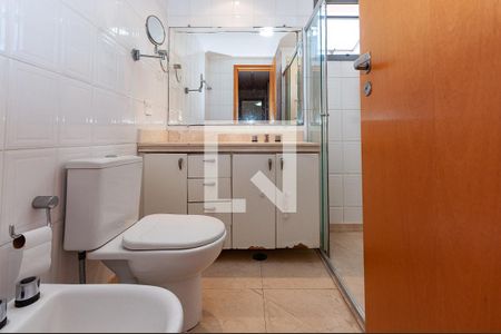 Apartamento à venda com 171m², 4 quartos e 3 vagasBanheiro do quarto 1 Suíte