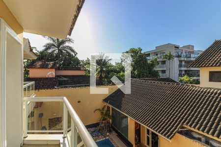 Casa de condomínio à venda com 700m², 6 quartos e 2 vagasSuíte 4 - Varanda