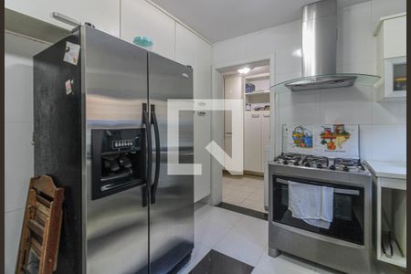 Casa de condomínio à venda com 700m², 6 quartos e 2 vagasCozinha e Área de Serviço