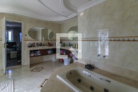 Casa de condomínio à venda com 700m², 6 quartos e 2 vagasSuíte 1 - Banheiro