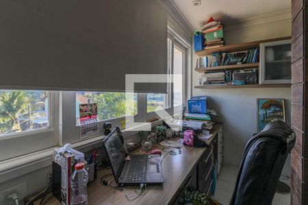 Casa de condomínio à venda com 700m², 6 quartos e 2 vagasEscritório 1