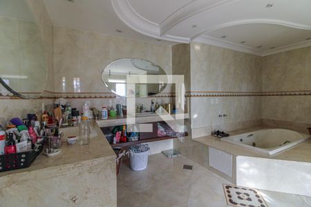 Casa de condomínio à venda com 700m², 6 quartos e 2 vagasSuíte 1 - Banheiro