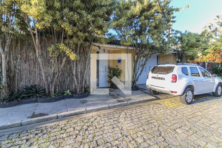 Casa de condomínio à venda com 700m², 6 quartos e 2 vagasFachada