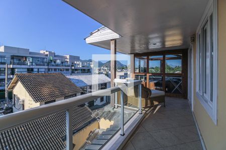 Casa de condomínio à venda com 700m², 6 quartos e 2 vagasSuíte 1 - Varanda