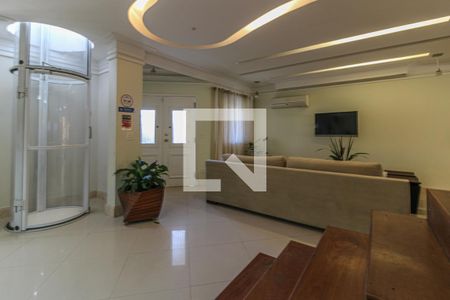 Sala de casa de condomínio à venda com 6 quartos, 700m² em Recreio dos Bandeirantes, Rio de Janeiro