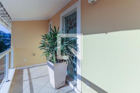 Casa de condomínio à venda com 700m², 6 quartos e 2 vagasVaranda