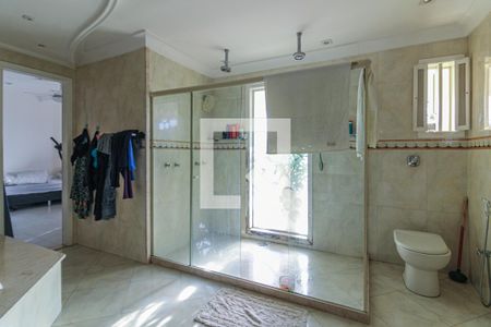 Casa de condomínio à venda com 700m², 6 quartos e 2 vagasSuíte 1 - Banheiro