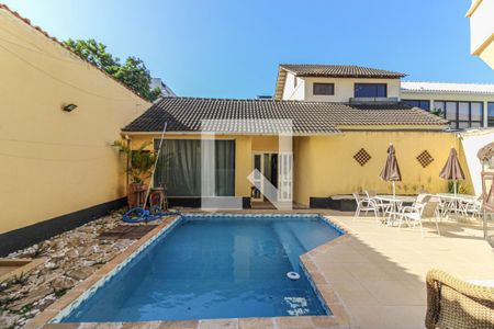 Casa de condomínio à venda com 700m², 6 quartos e 2 vagasÁrea externa - Piscina