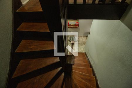 Casa à venda com 88m², 2 quartos e sem vagaEscadas