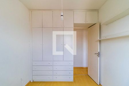 Quarto 01 de apartamento para alugar com 2 quartos, 55m² em Jardim Cláudia, São Paulo